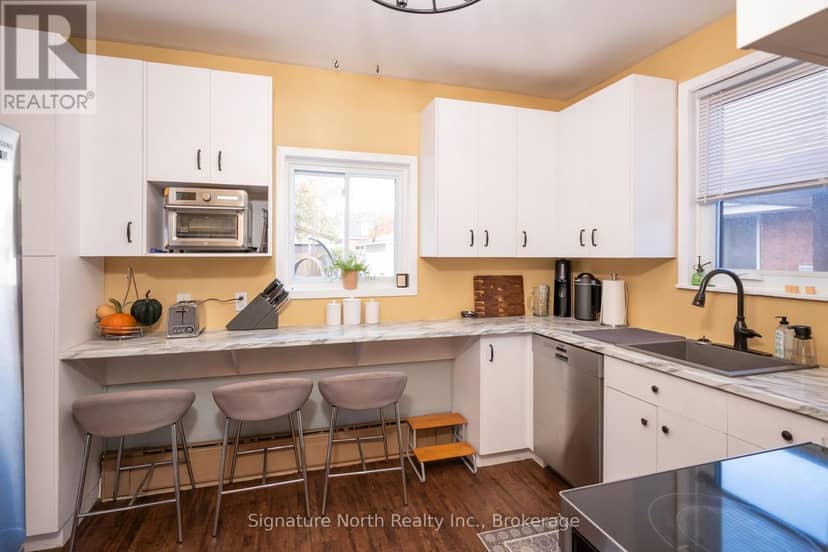 90 Peter Street — photo 29 of 40