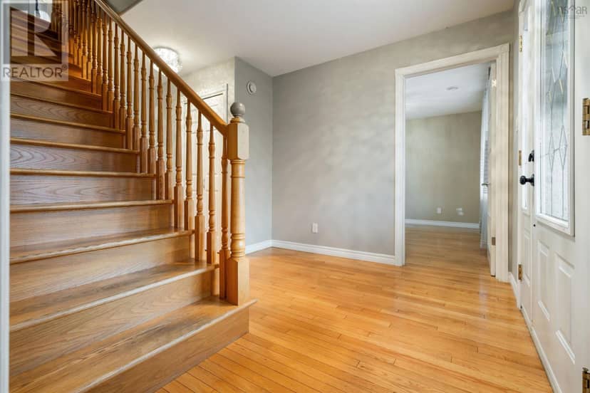 17 Pineview Crescent — photo 12 of 40