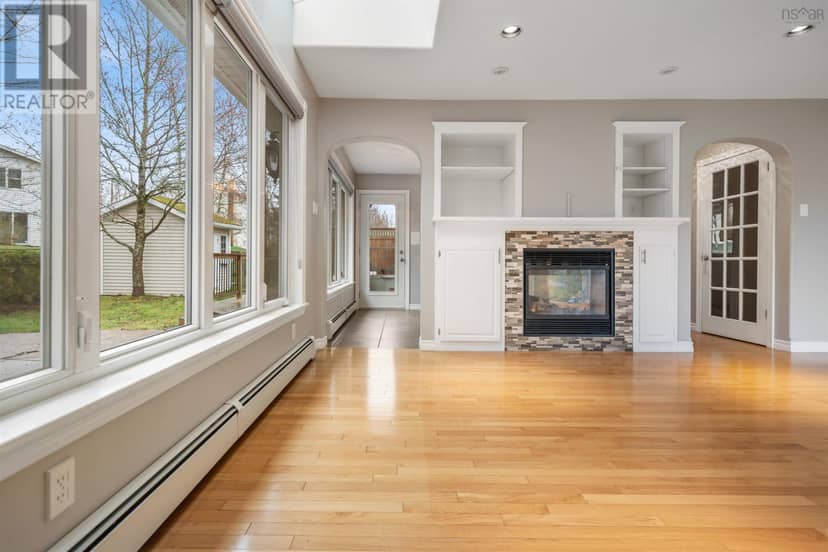 17 Pineview Crescent — photo 9 of 40