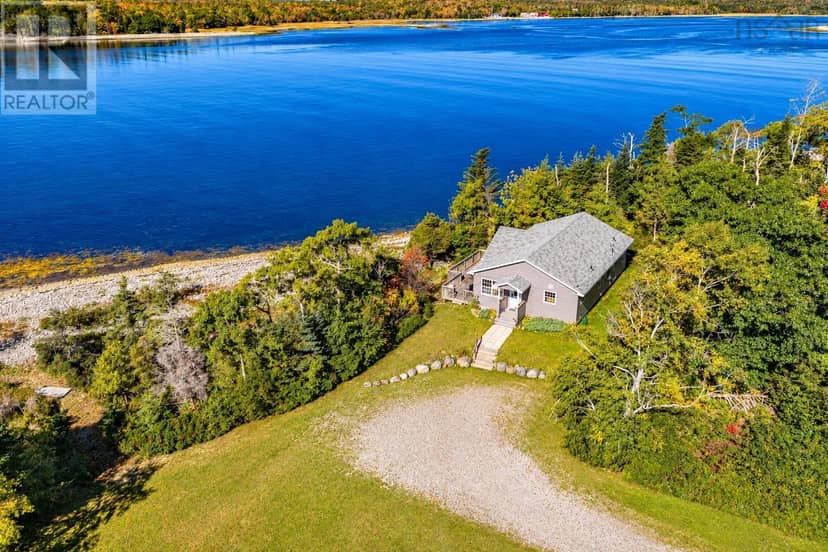 5763 Highway 3, East Jordan, photo 2