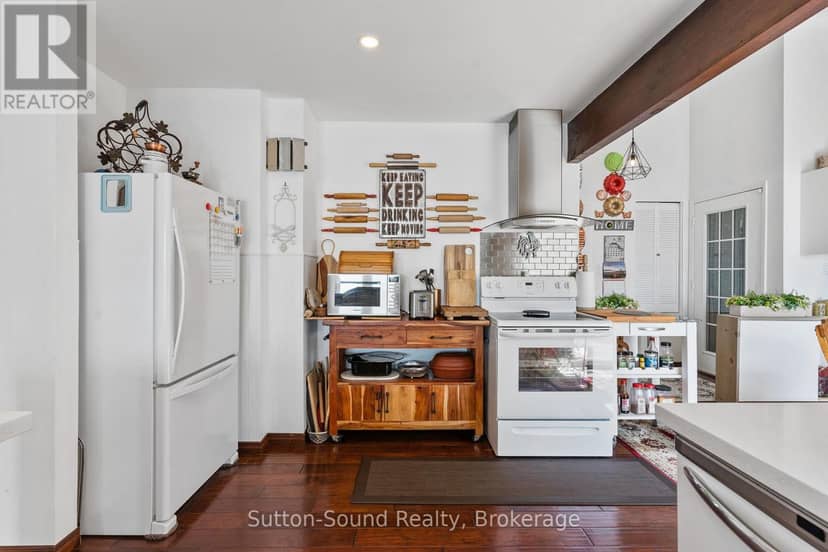 427 Balmy Beach Road — photo 13 of 40
