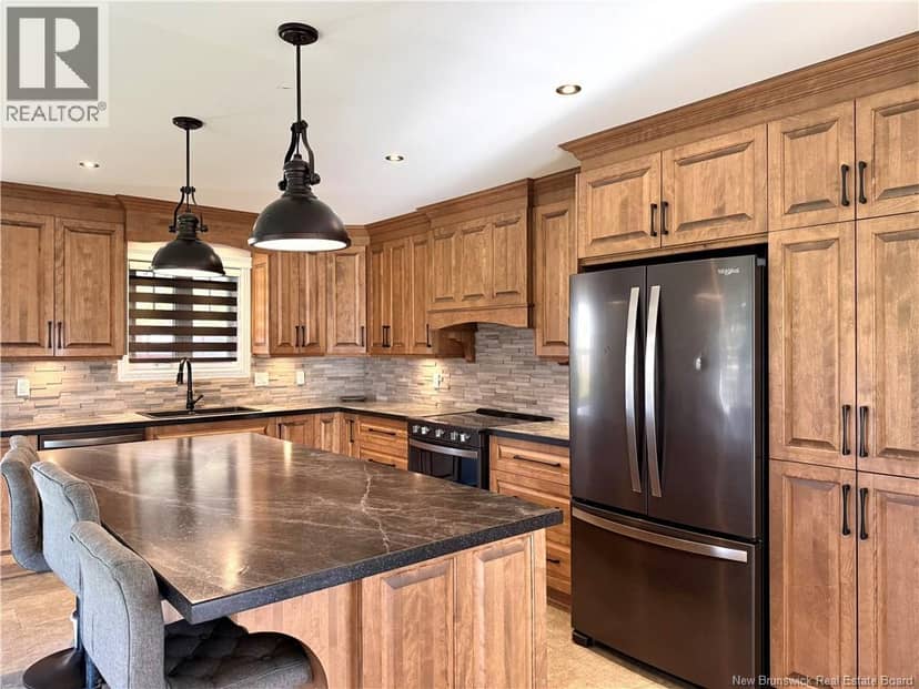 63 Premiere Avenue, Sainte-Anne-De-Madawaska, photo 6