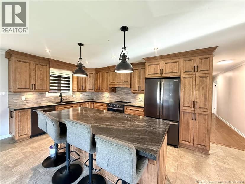 63 Premiere Avenue, Sainte-Anne-De-Madawaska, photo 3