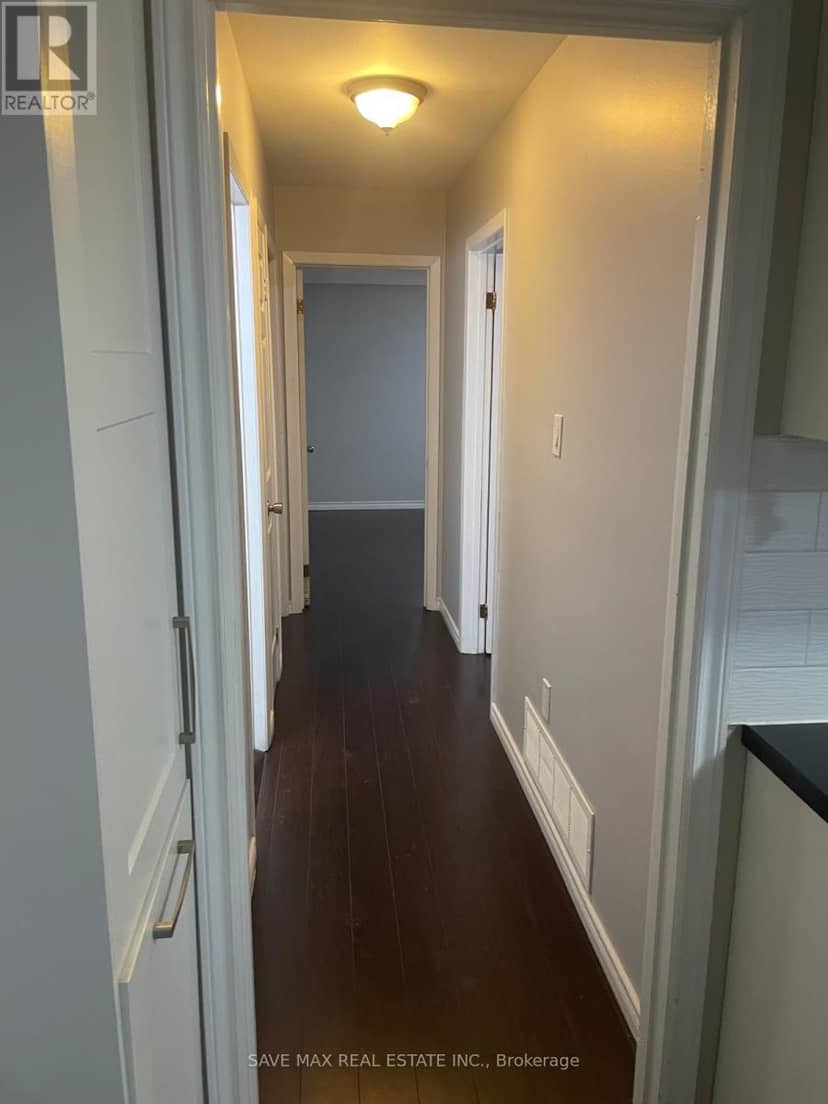 28 Royal Salisbury Way — photo 6 of 32