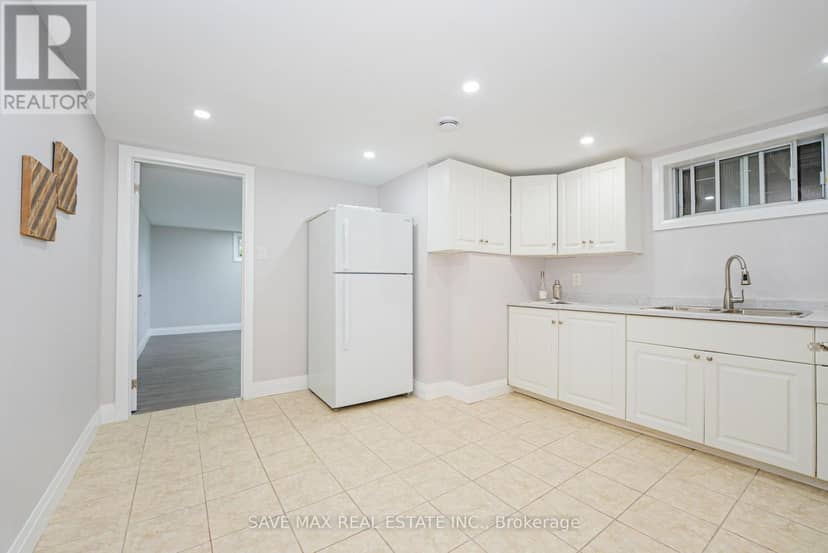4443 Dorchester Road — photo 32 of 40