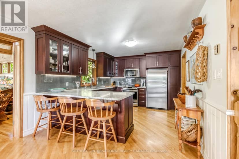 125 Lakeshore Road — photo 6 of 40
