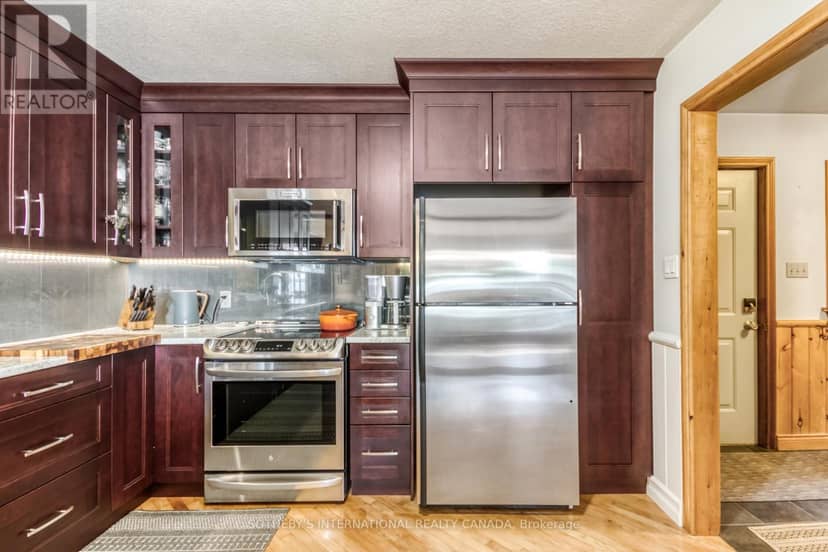 125 Lakeshore Road — photo 8 of 40