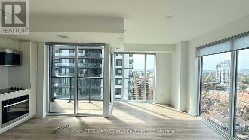 1810 - 370 Martha Street — photo 12 of 40