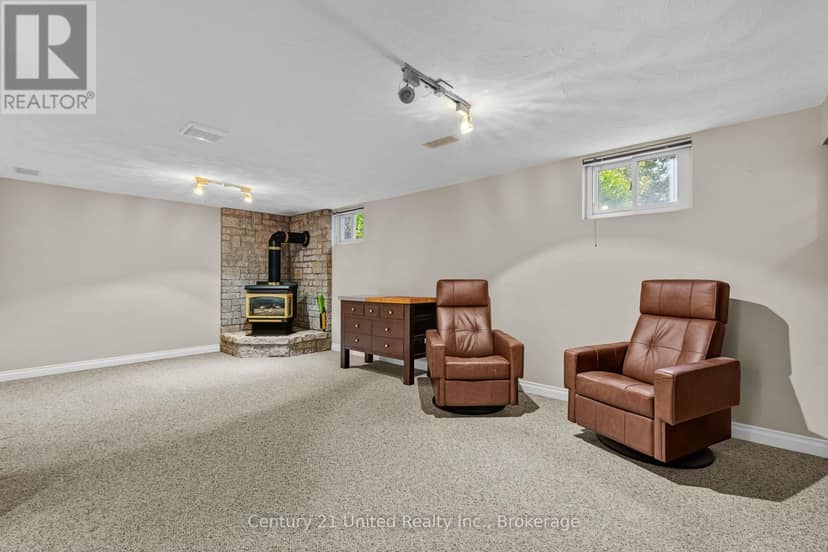 1203 Royal Drive — photo 33 of 40