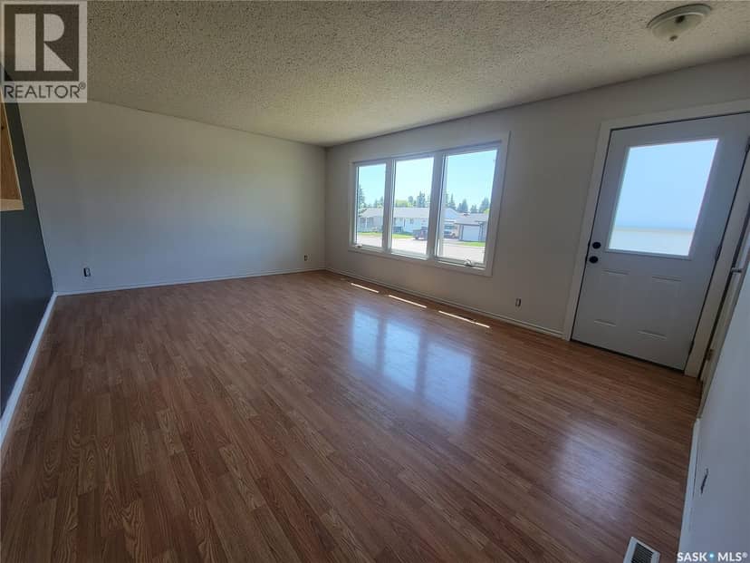 5107 Leader STREET, Macklin, photo 4