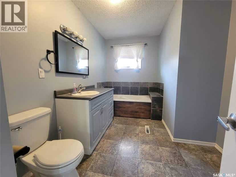 5107 Leader STREET — photo 9 of 36