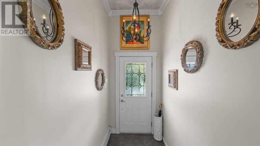 47 Kingston Crescent — photo 15 of 40