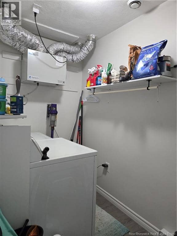 29 Thaddee Street — photo 10 of 36