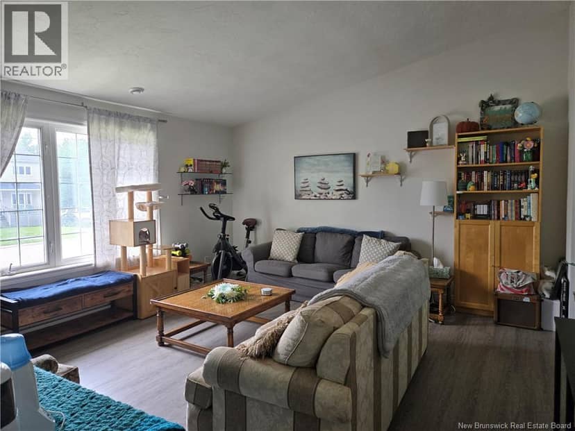 29 Thaddee Street — photo 12 of 36