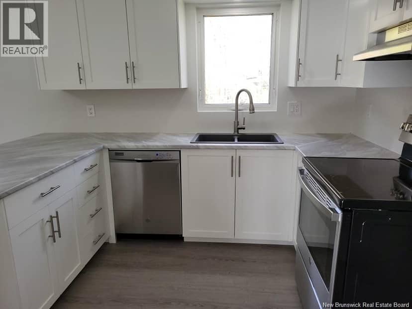 29 Thaddee Street — photo 6 of 36