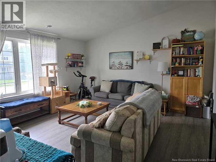 29 Thaddee Street — photo 11 of 36