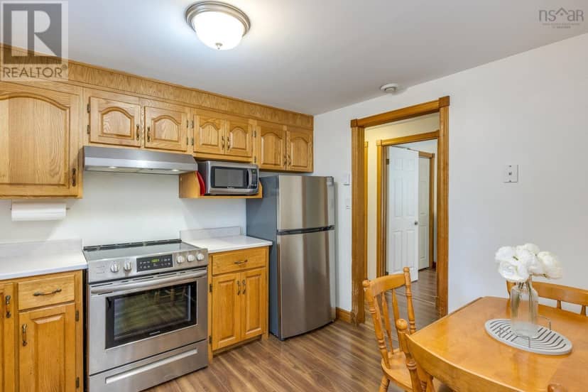 9147 201 Highway — photo 11 of 40