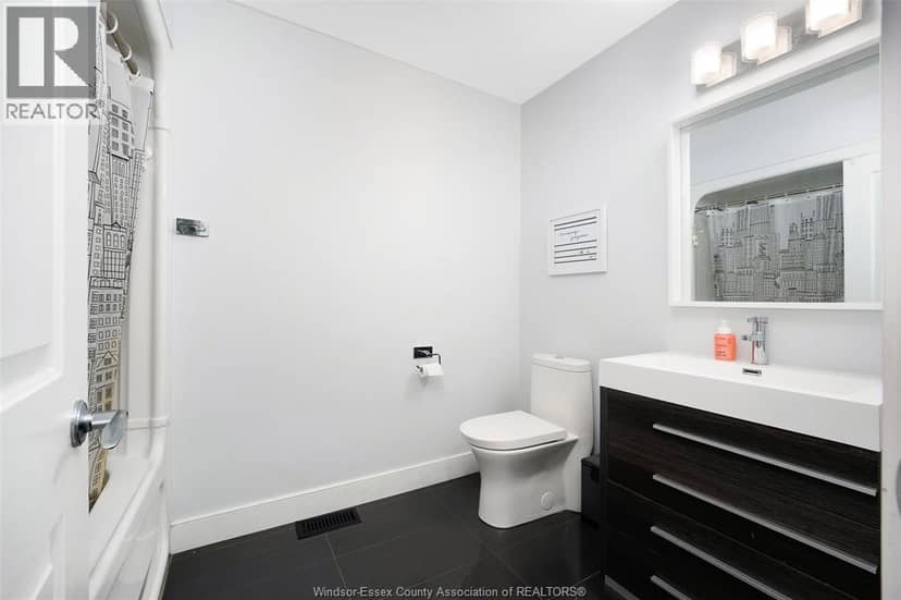 1083 Regency — photo 30 of 40