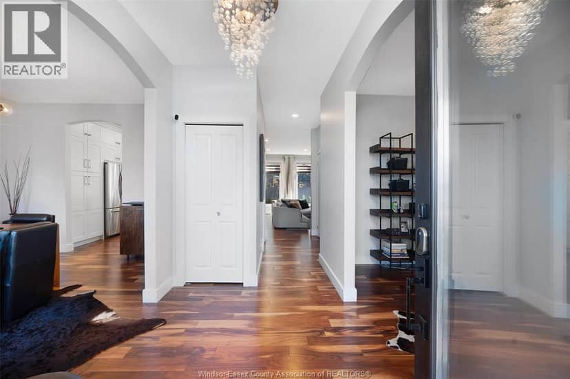 1083 Regency — photo 7 of 40
