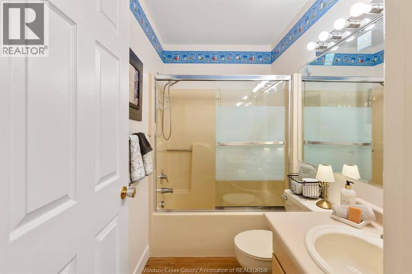 32 Cheyenne CRESCENT — photo 32 of 40