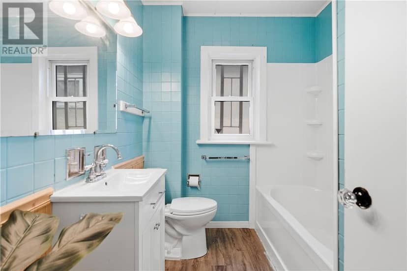 451 Cartier Avenue — photo 14 of 28