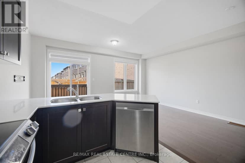 57 Benhurst Crescent — photo 11 of 32