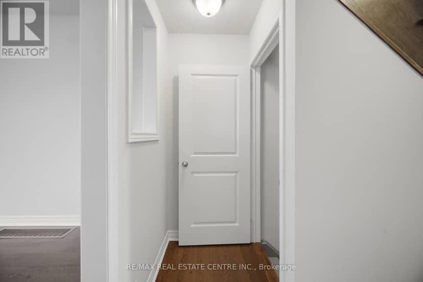 57 Benhurst Crescent — photo 29 of 32