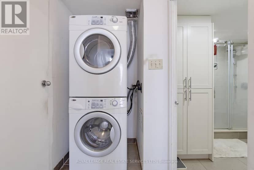 1212 - 75 King Street E — photo 16 of 25