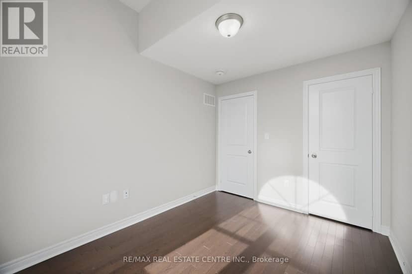 57 Benhurst Crescent — photo 25 of 32