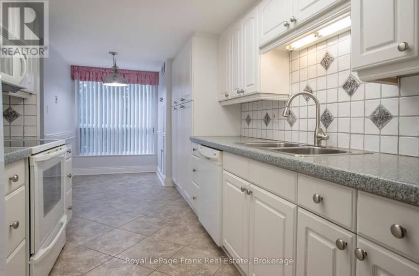 213 - 712 Rossland Road E — photo 14 of 29