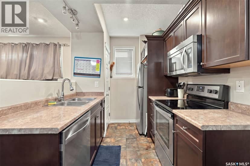 919 Kolynchuk BEND — photo 33 of 40
