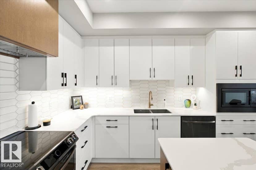 #427 7463 May Cm NW, Edmonton