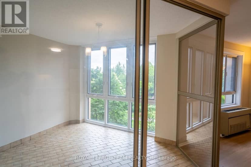 401 - 960 Teron Road — photo 13 of 40