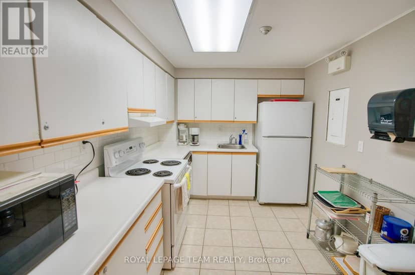 401 - 960 Teron Road — photo 29 of 40