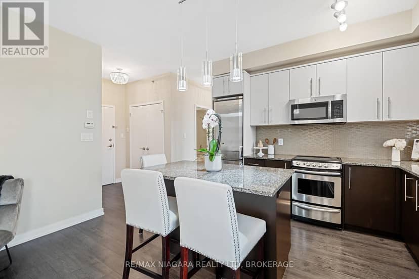 411 - 520 North Service Road — photo 11 of 29
