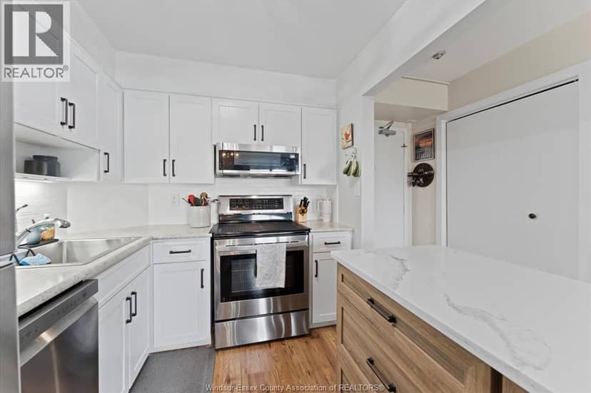 8591 Riverside DRIVE East Unit# 702 — photo 8 of 37