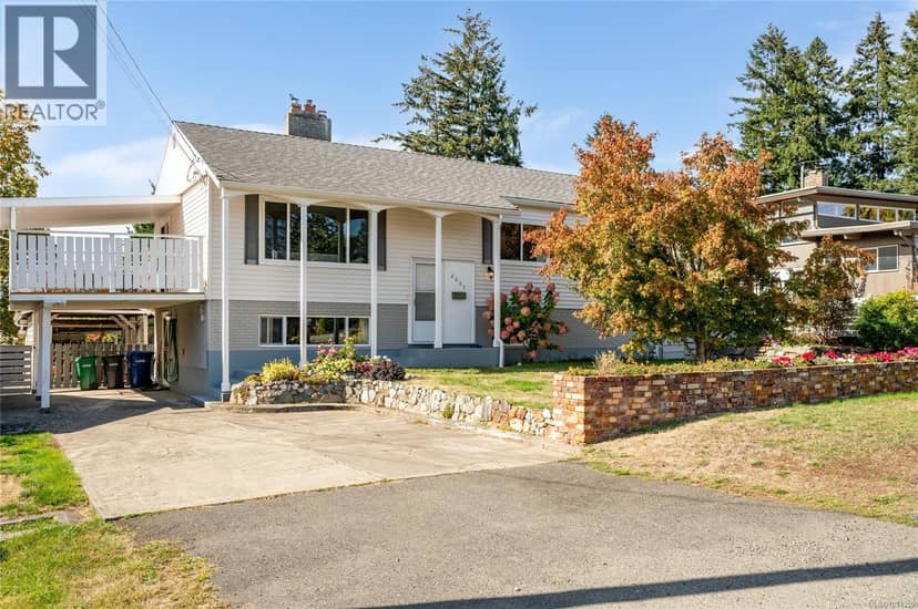 2061 Forest Dr — photo 1 of 40