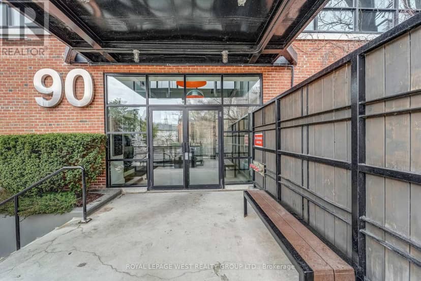 416 - 90 Sumach Street — photo 1 of 39