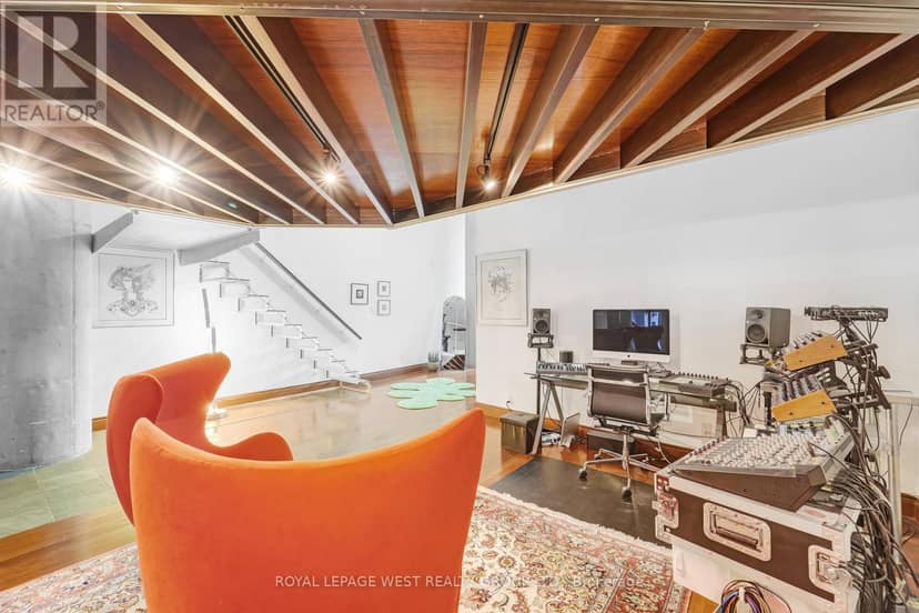 416 - 90 Sumach Street — photo 23 of 39