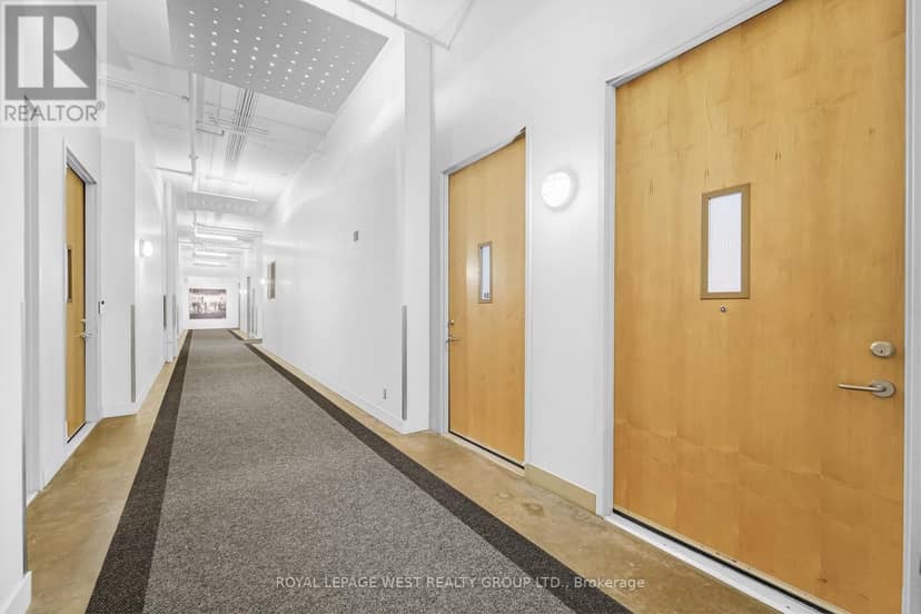 416 - 90 Sumach Street — photo 3 of 39
