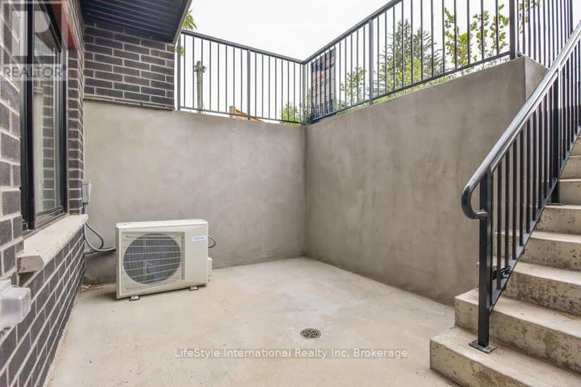 32 Duggan Lane, Guelph, photo 4