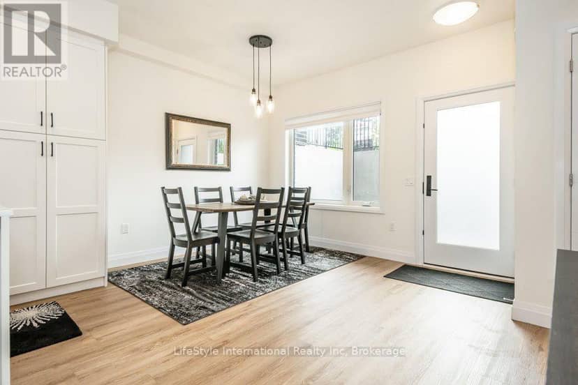 32 Duggan Lane, Guelph, photo 7