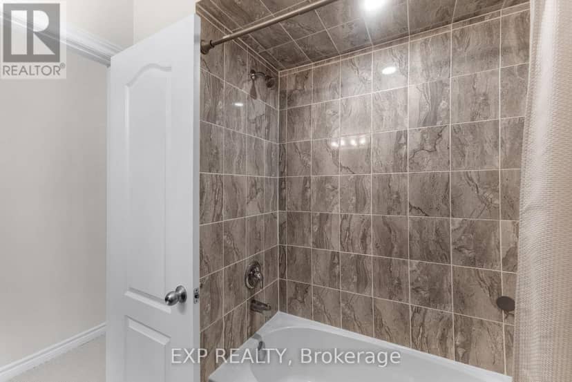 18 Hough Lane — photo 35 of 40