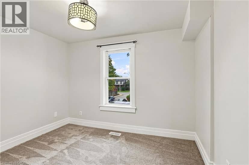 52 KENSINGTON Avenue N — photo 19 of 40