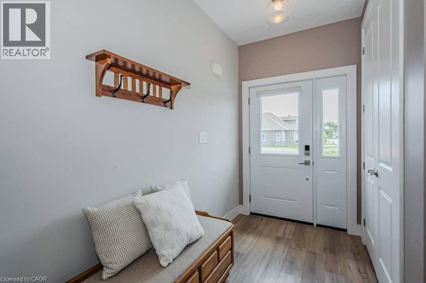 744 NELSON Street W Unit# 18 — photo 6 of 40