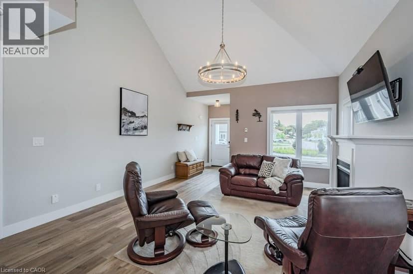 744 NELSON Street W Unit# 18 — photo 9 of 40