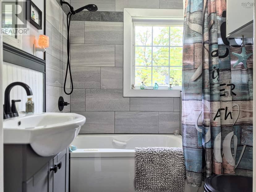 16 Copp Avenue — photo 9 of 40