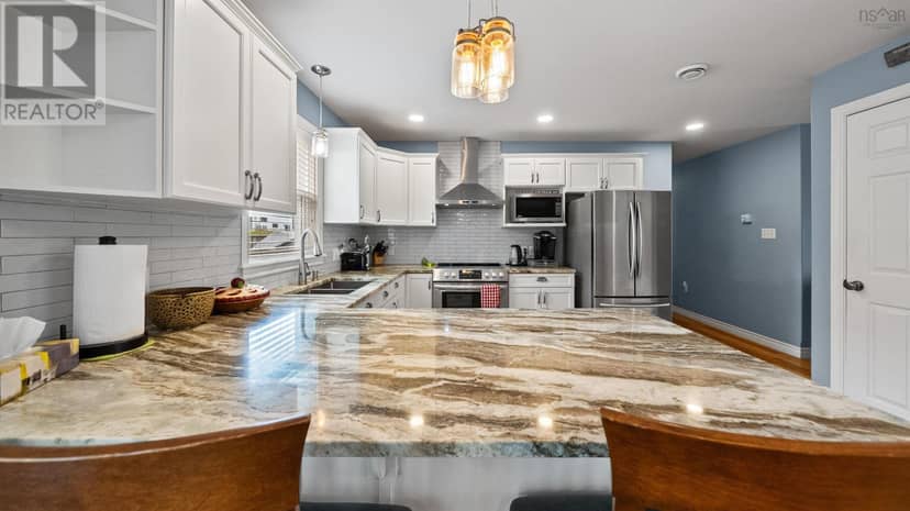 129 Birchview Crescent — photo 9 of 40