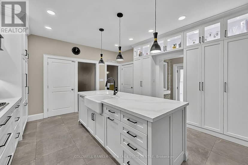 296 Eagle Street — photo 10 of 40