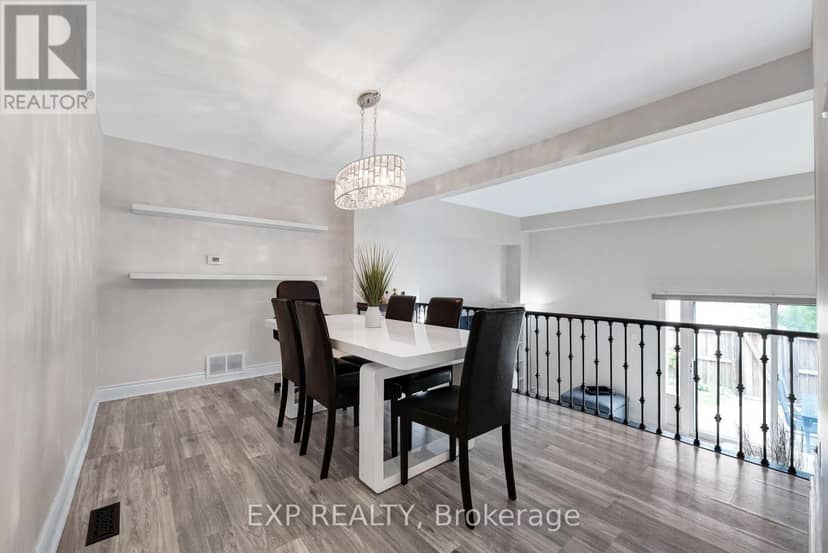 6 Poplar Crescent — photo 14 of 40